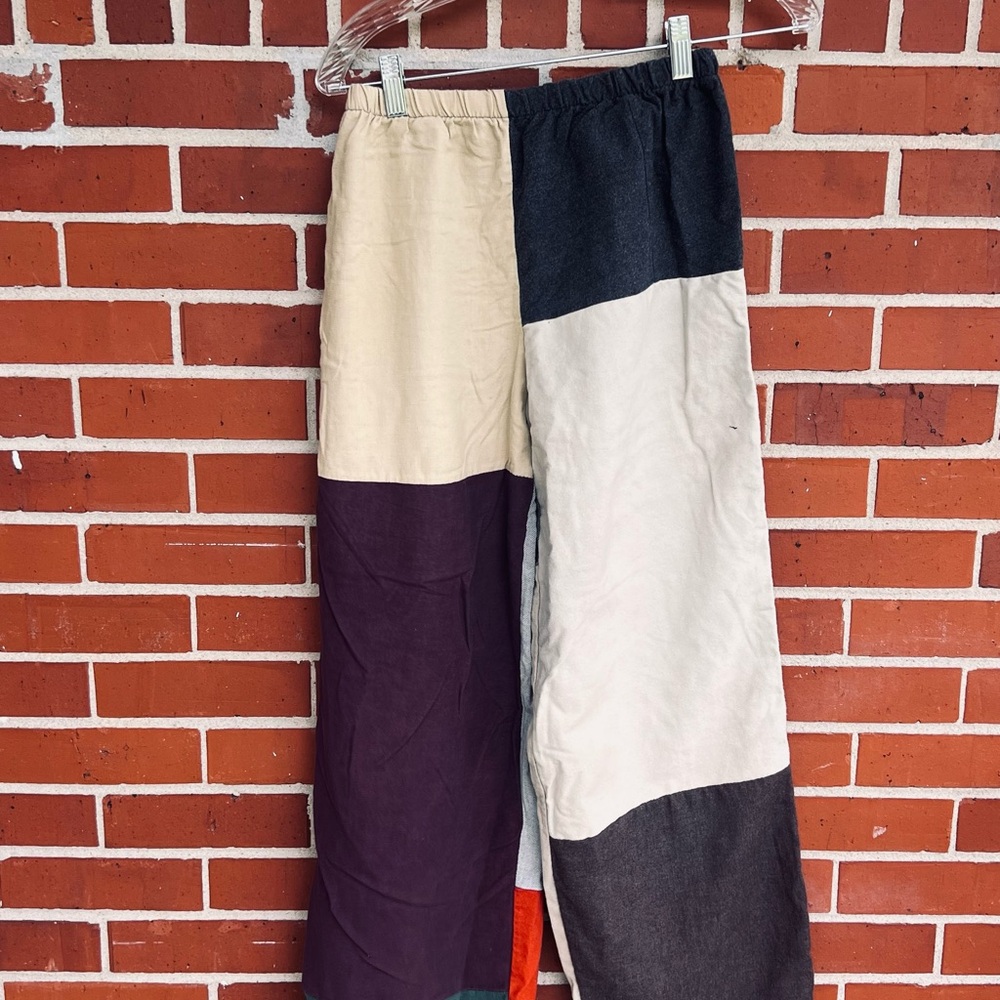 Urban Renewal Cream and Black Joggers with Modern Color-Block Design